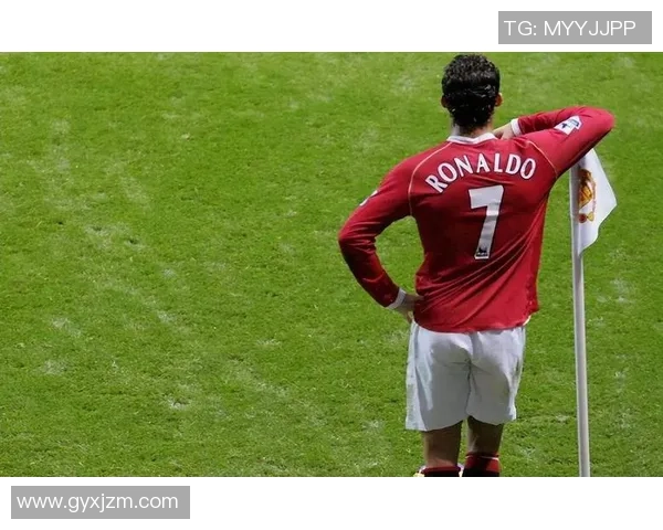 足球巨星陷入绝望时刻 无奈离场背后隐藏的情感与压力